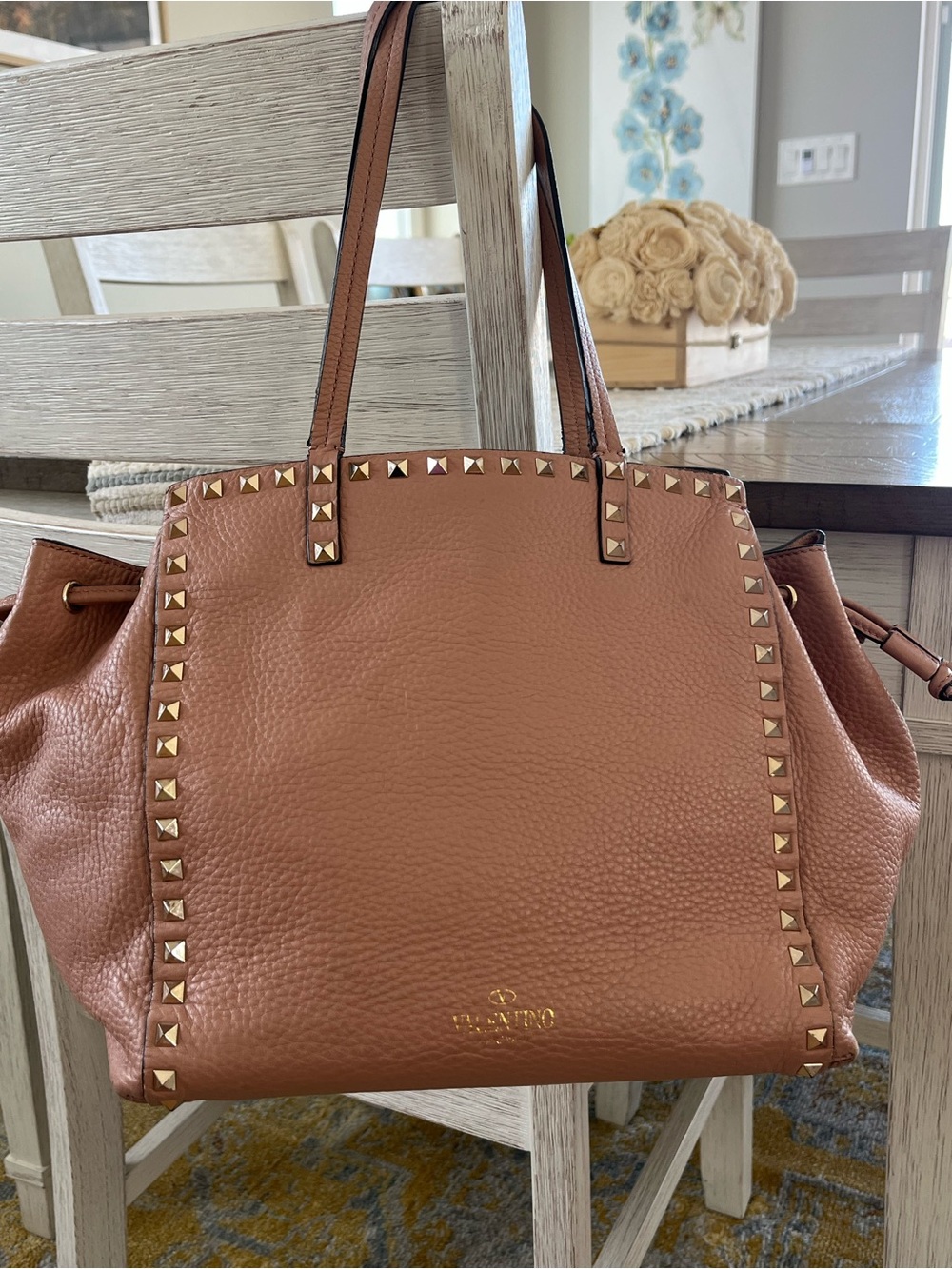 Valentino Garavani Rockstud Grainy Leather Drawstring Tote Dusty Rose / Camel